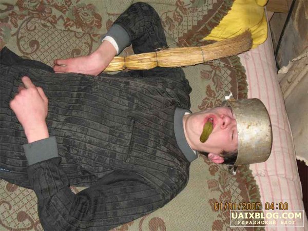 рома спит