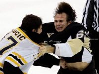 1235719527 hockey 01