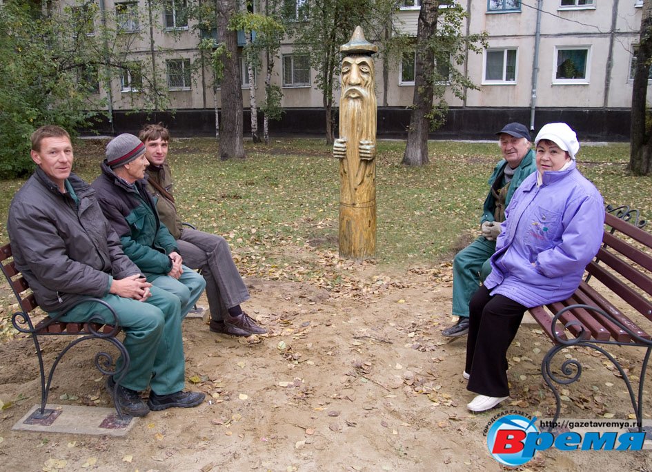 Аллея создана управляющей компанией ЖЭУ-6 на средства муниципального гранта городской администрации