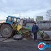 Трактор залетел в ухаб, и у него отвалились оба колеса Трактор залетел в ухаб, и у него отвалились оба колеса