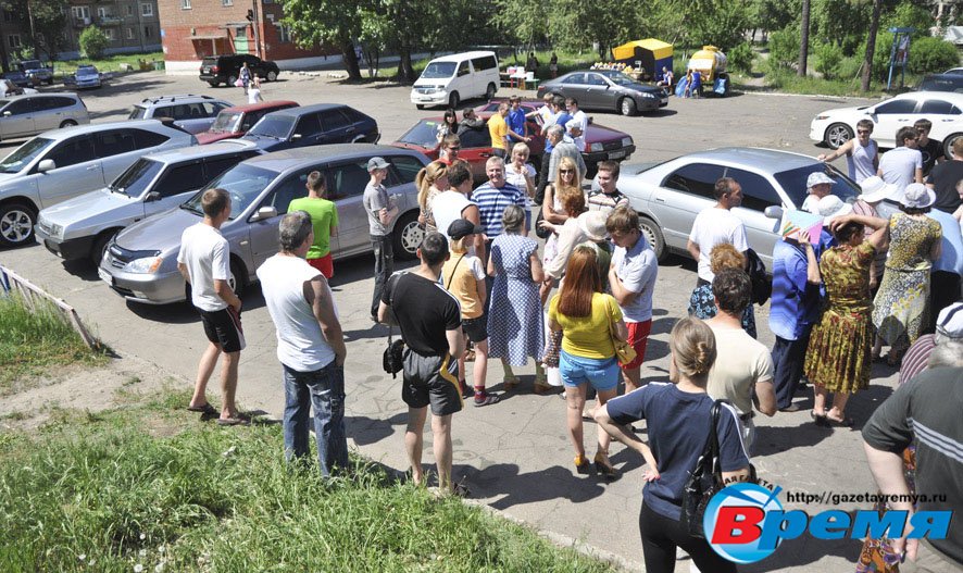 Пикет против строительства магазина  в 95 квартале