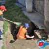 Вода дырочку найдет