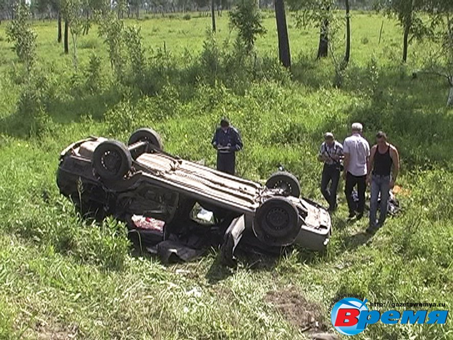 Лада улетела в кювет
