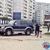 Водитель утверждает, что его на пешеходов занесло. А очевидцы - что он наехал на людей специально Водитель утверждает, что его на пешеходов занесло. А очевидцы - что он наехал на людей специально