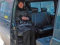 Каждый пассажир автобуса обязан пристегнуться Каждый пассажир автобуса обязан пристегнуться