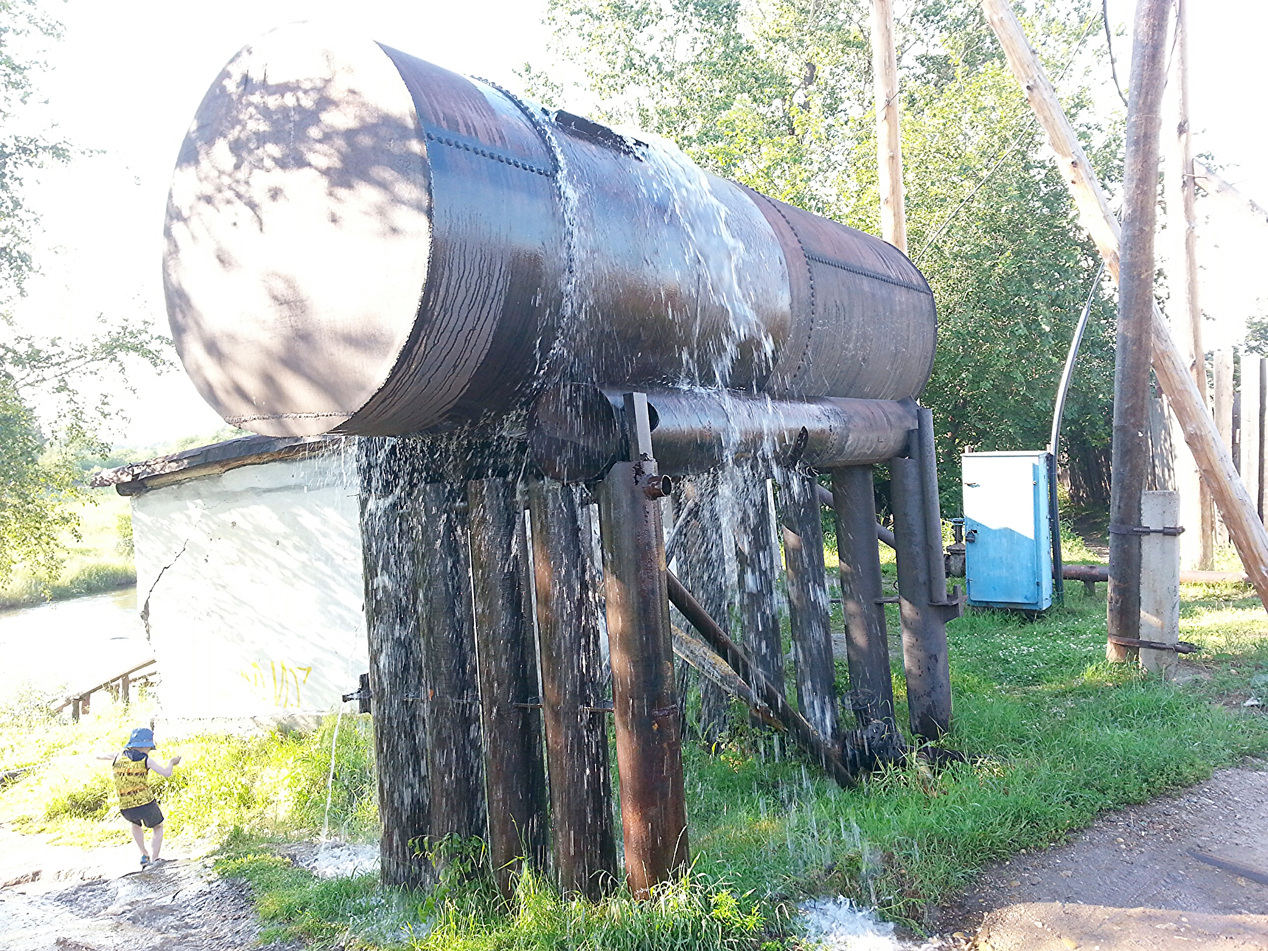 бочка потекла))))