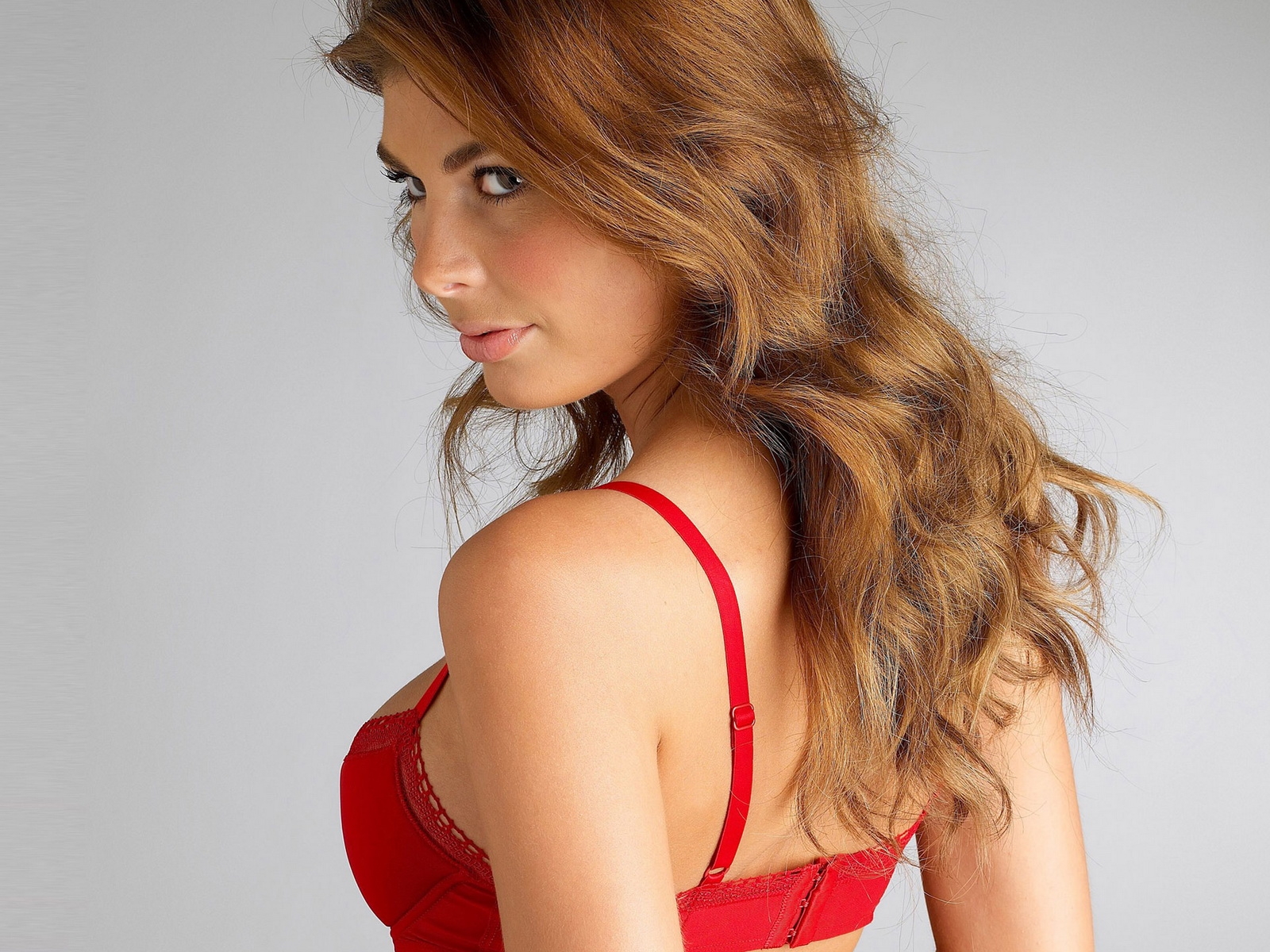 Очередная рыжая)))