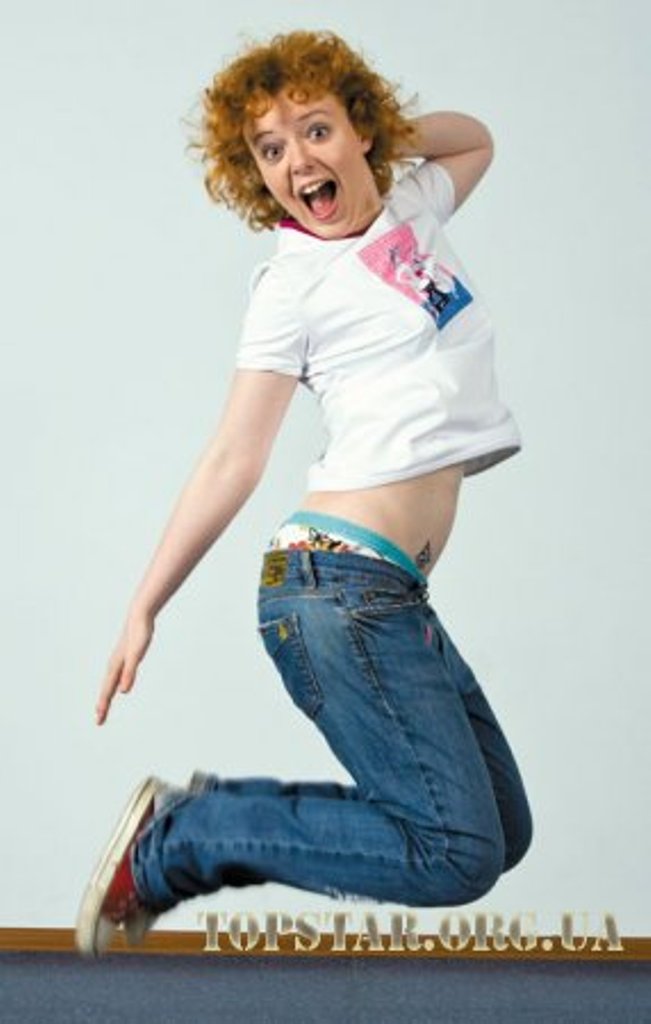 Очередная рыжая)))