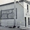 Philips & Co. на заре своей деятельности производили лампочки и радиоприемники. И делают их сейчас Philips & Co. на заре своей деятельности производили лампочки и радиоприемники. И делают их сейчас
