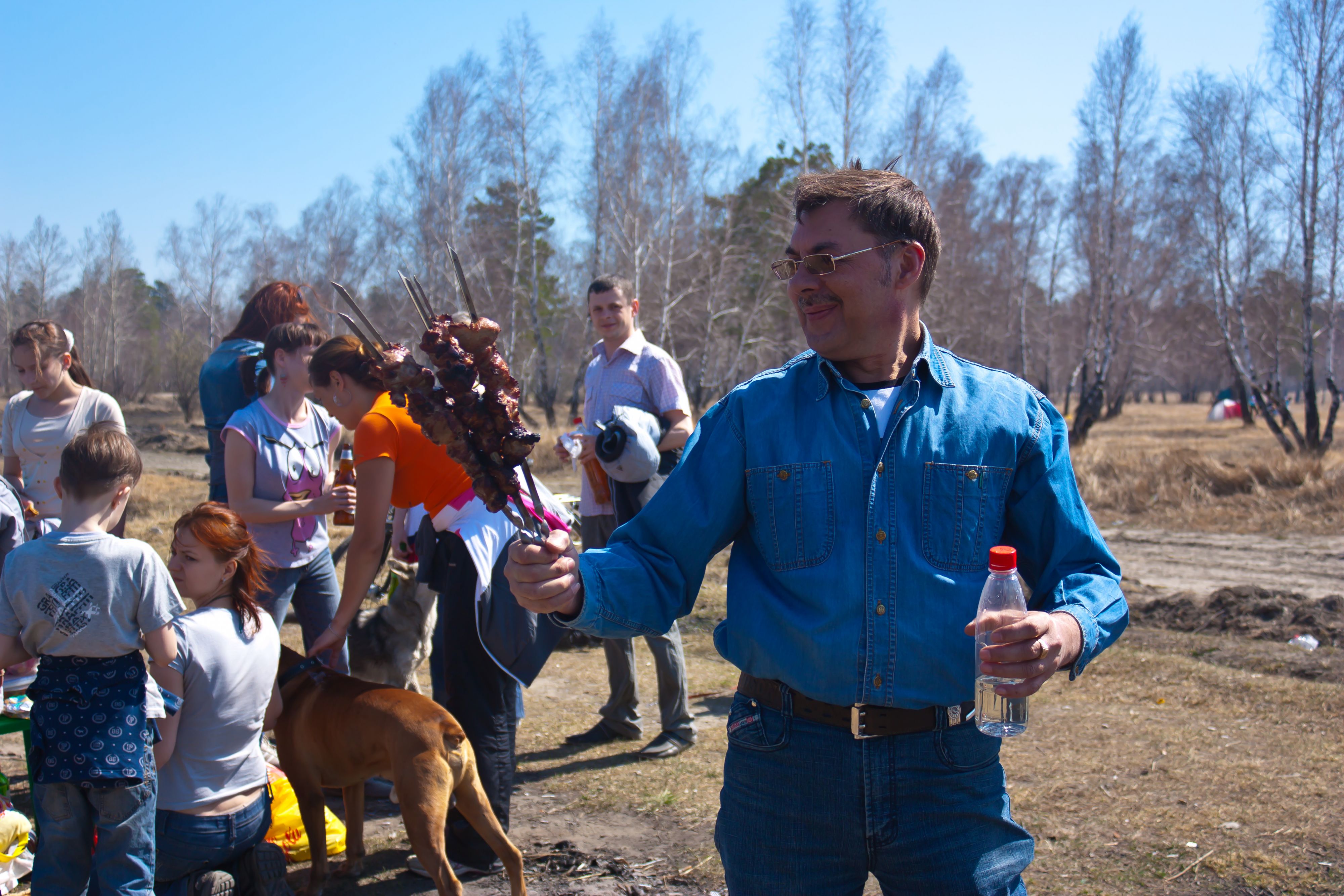 Первая партия шашлыков готова