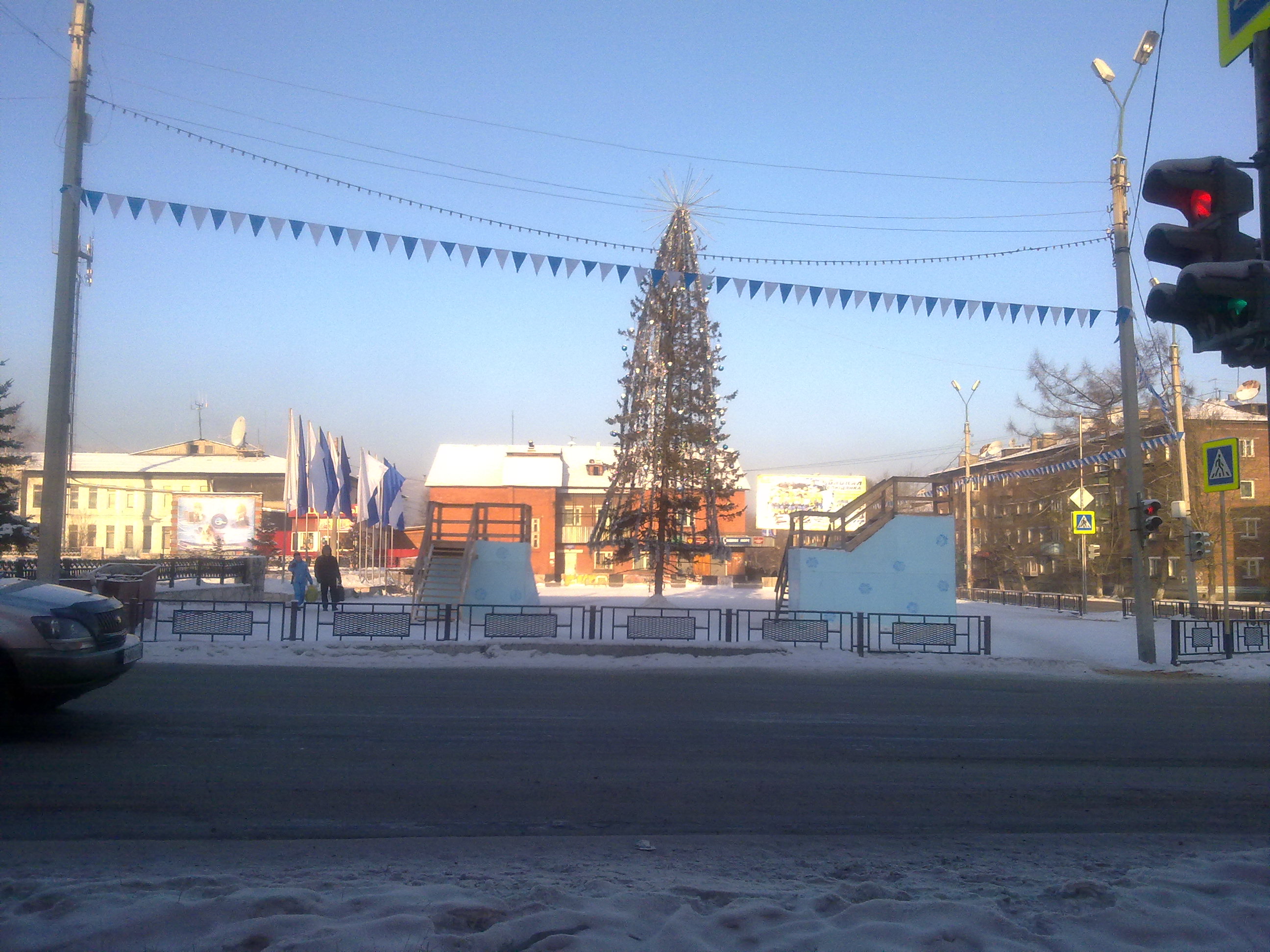 Центральная елка Слюдянки 