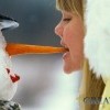 наконец,разгадана тайна,надкусанных морковок у снеговиков!