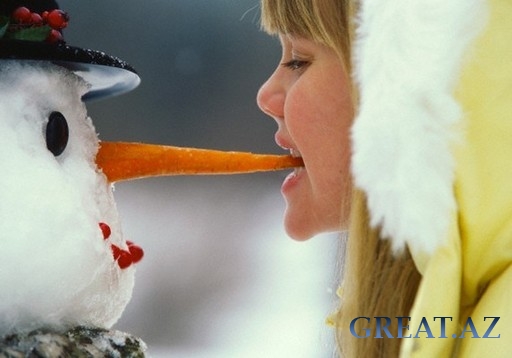 наконец,разгадана тайна,надкусанных морковок у снеговиков!