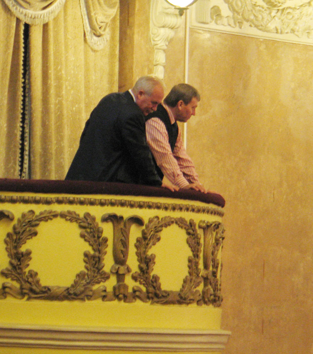 Жуков и Боринский перед началом пресс-конференции в VIP-ложе