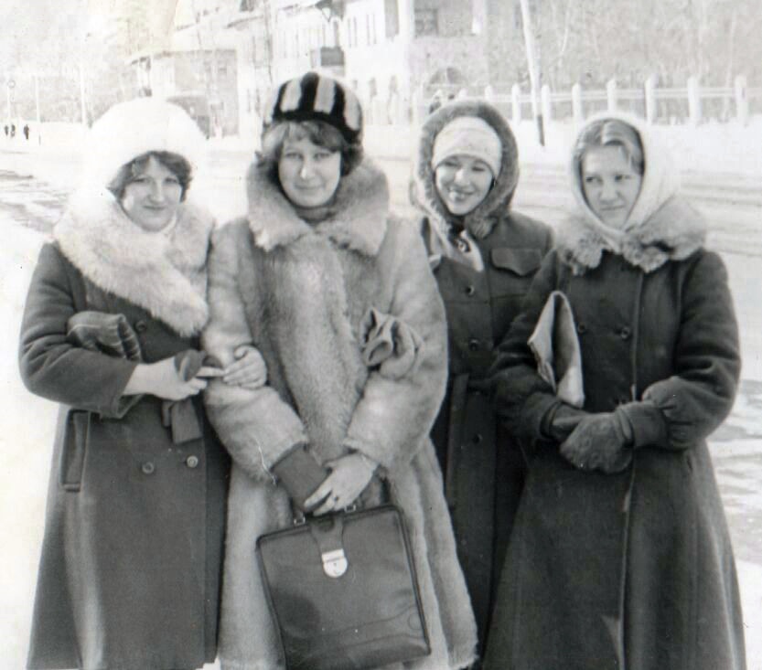 1977 Ангарск, с девочками из группы 14 КИП ТУ-4