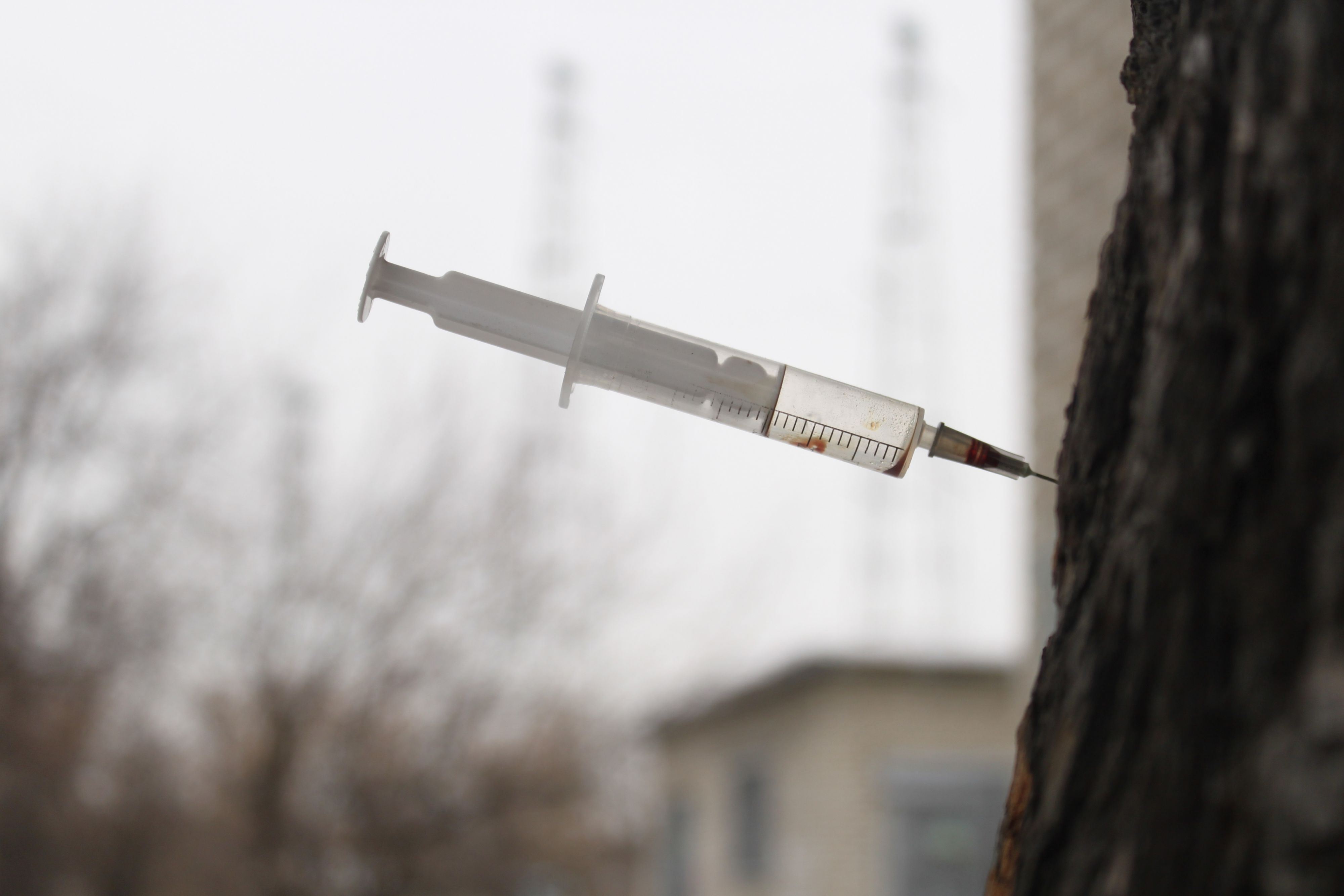 памятник современности  "На игле"