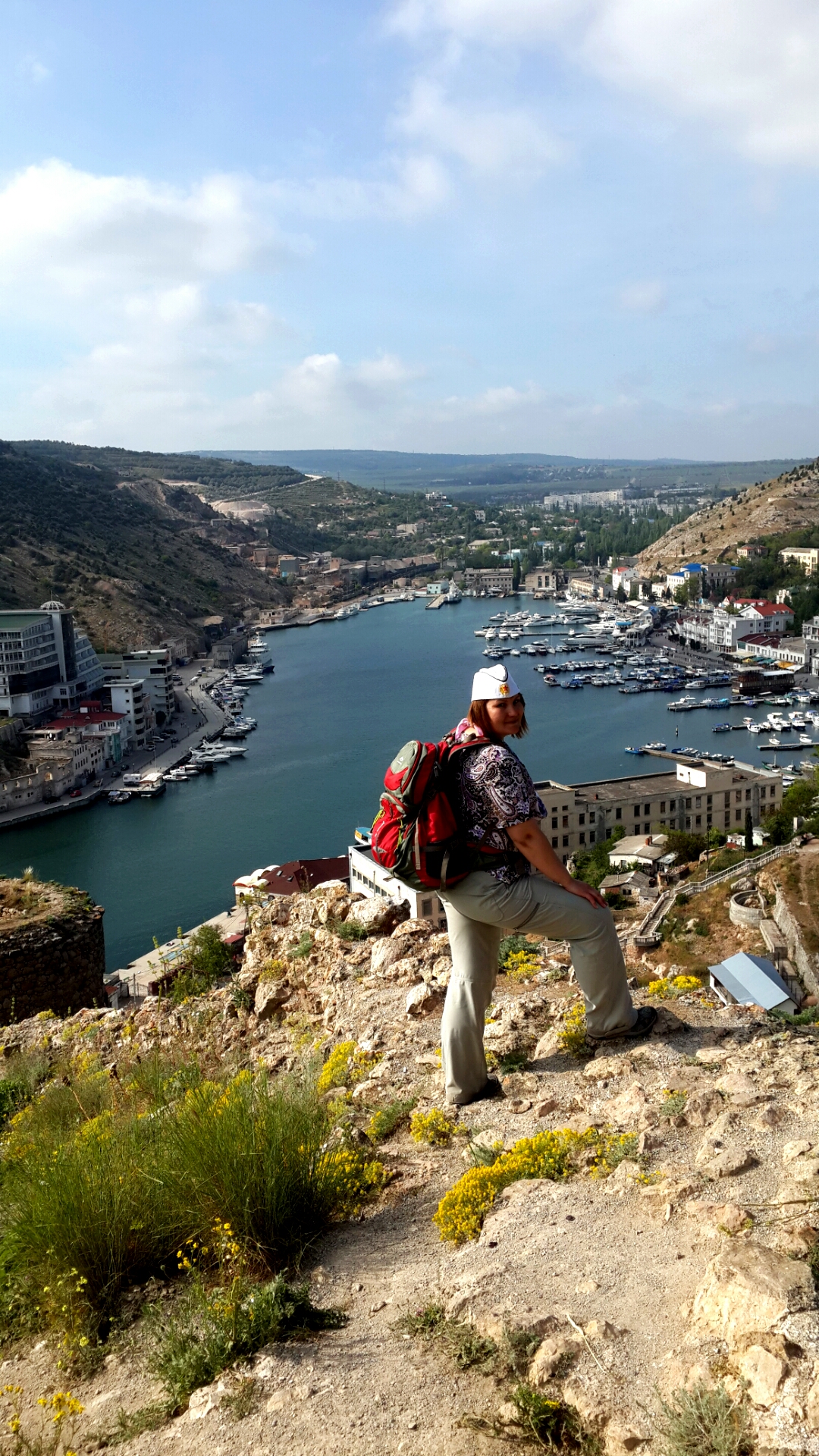 вид на Балаклаву со стен генуэзской крепости