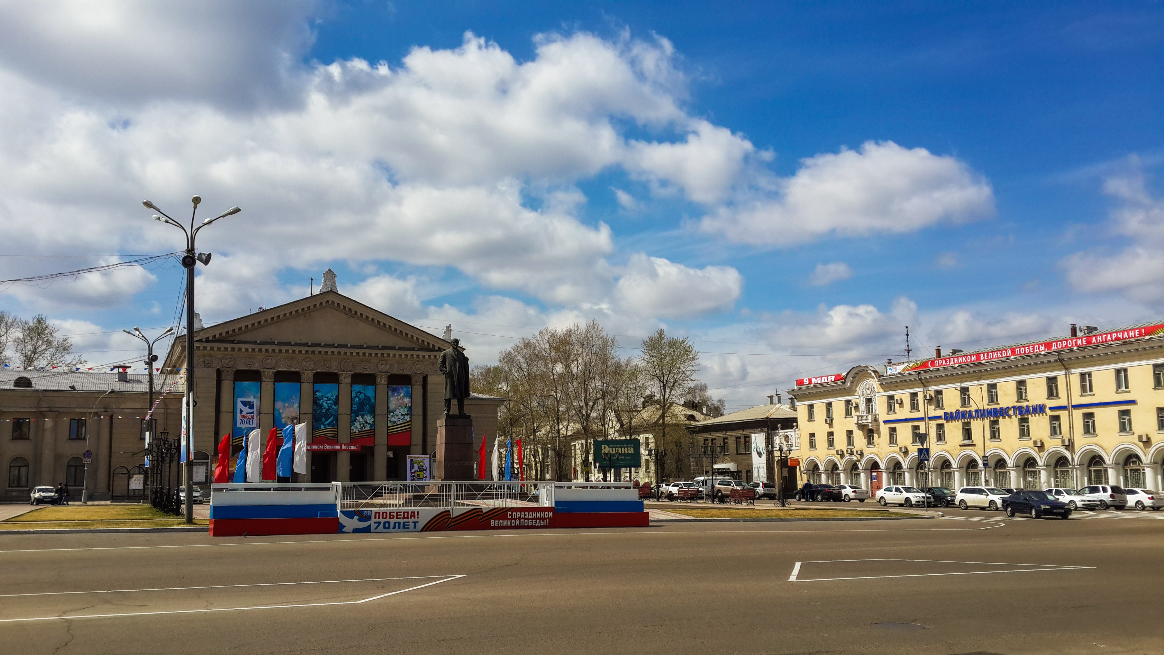 город готовится к великому празднику 