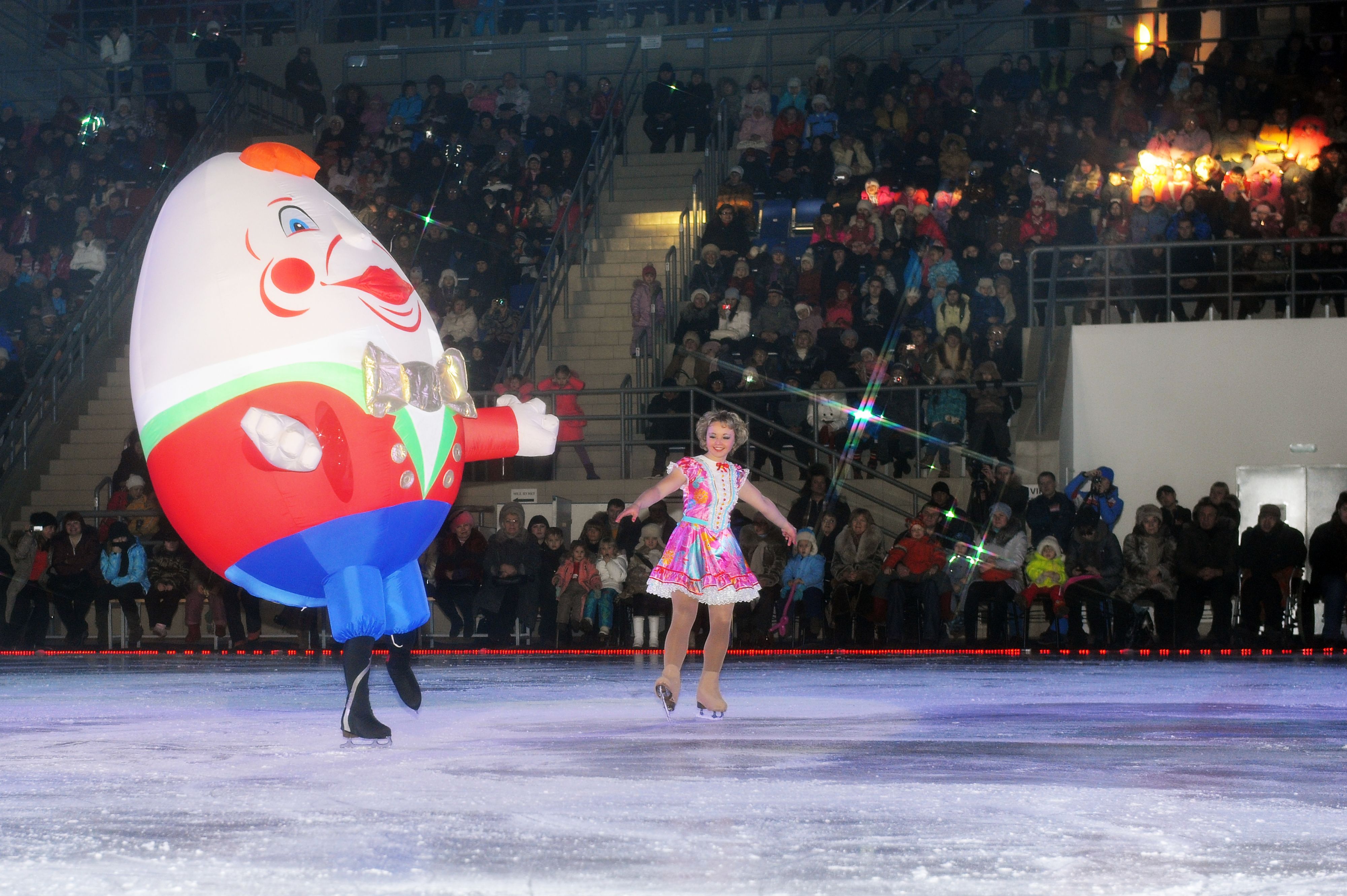 Огромный Шалтай-Болтай никого не оставил равнодушным