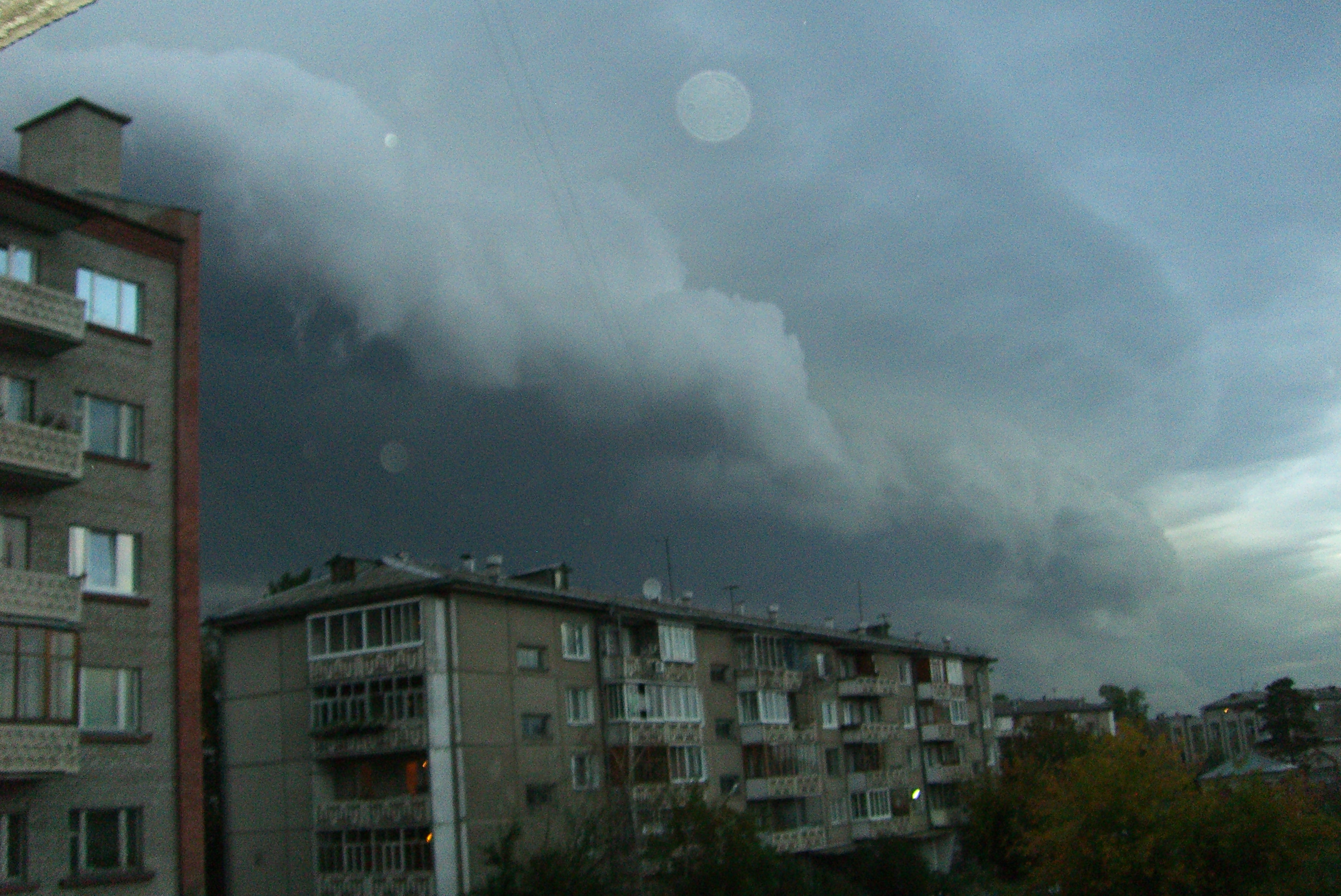 злое небо над городом