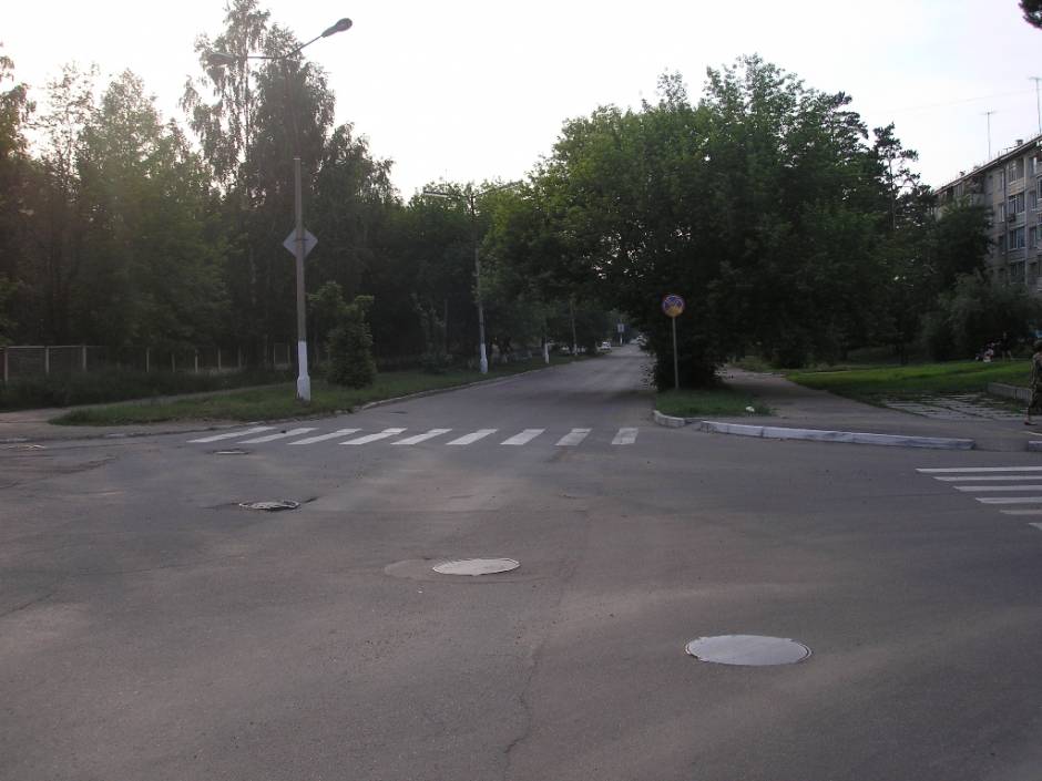 Перекресток 212/206 квартала, возле "Багиры"