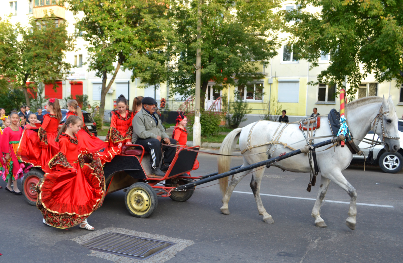 11 сентября. Шествие в честь юбилея "ДК "Современник". Фото Елены Пешковой