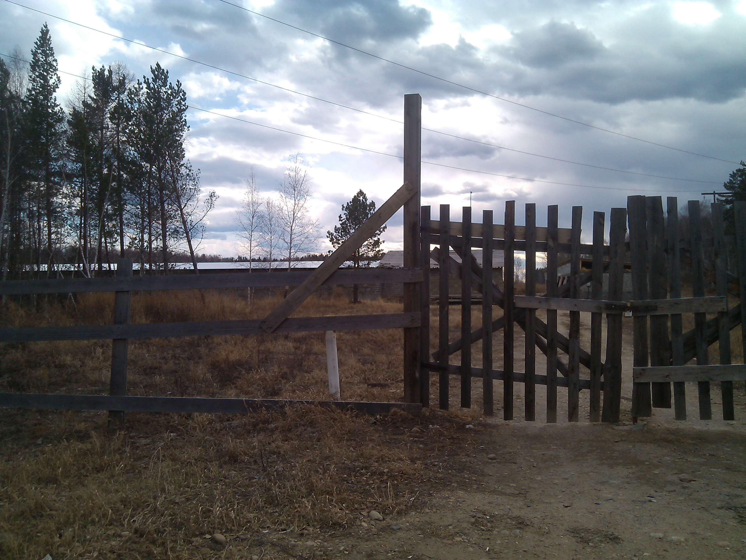 Строящиеся гаражи по ведомственной дороге АЭХК