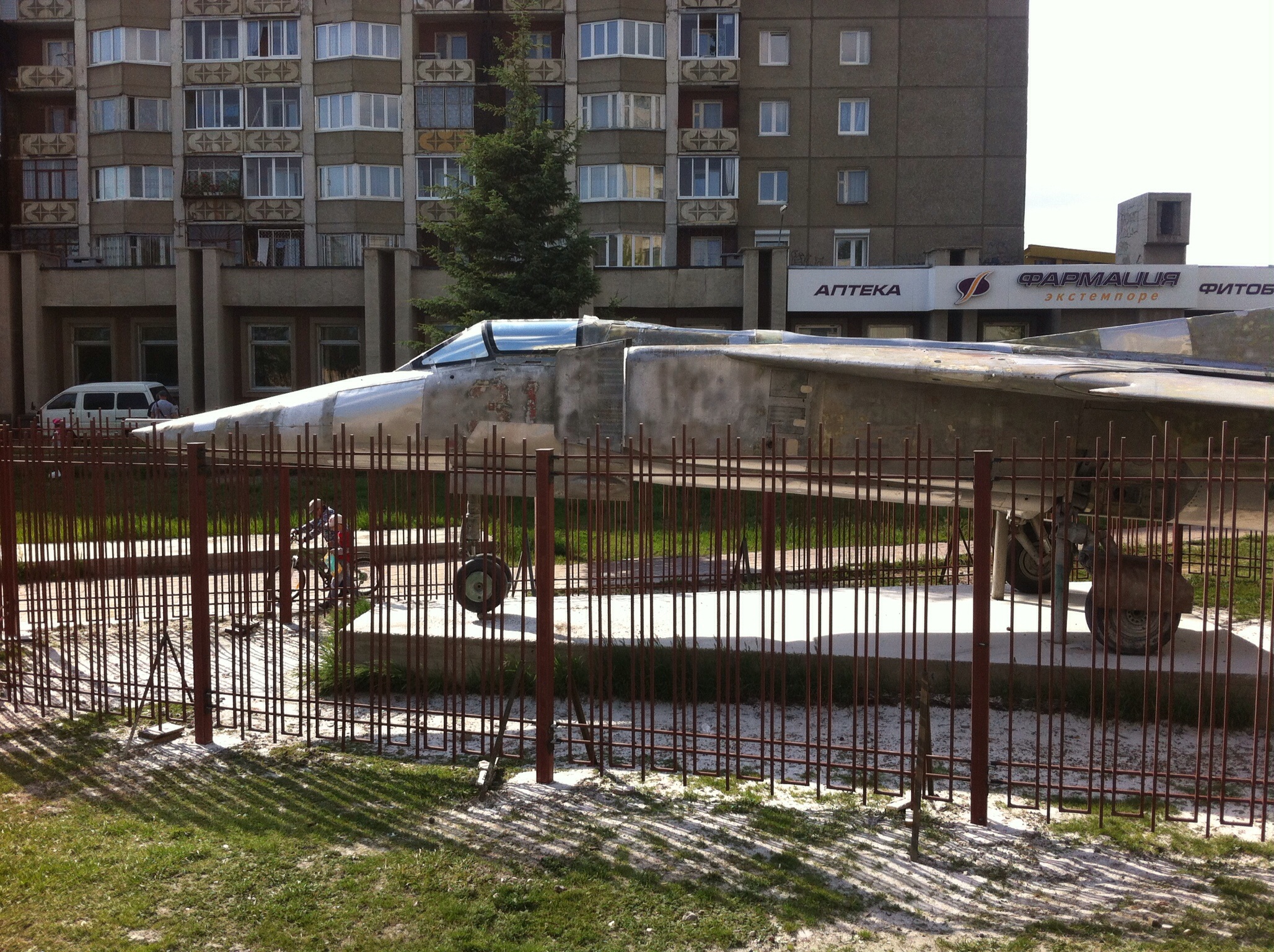 Самолет МиГ-23Б