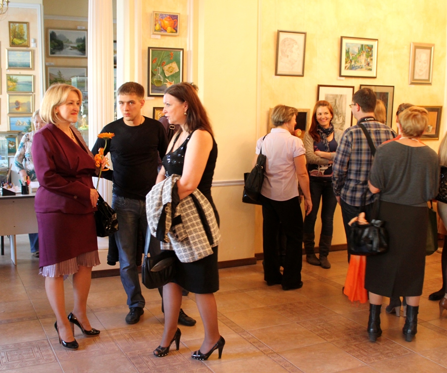 На открытии выставки работ Студии "Творчество"