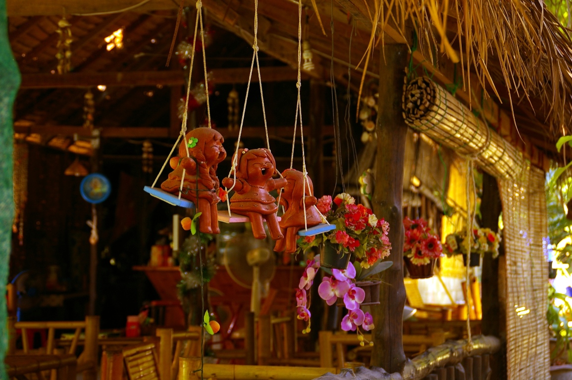 на качелях в такт дыханью на качелях в такт дыханью