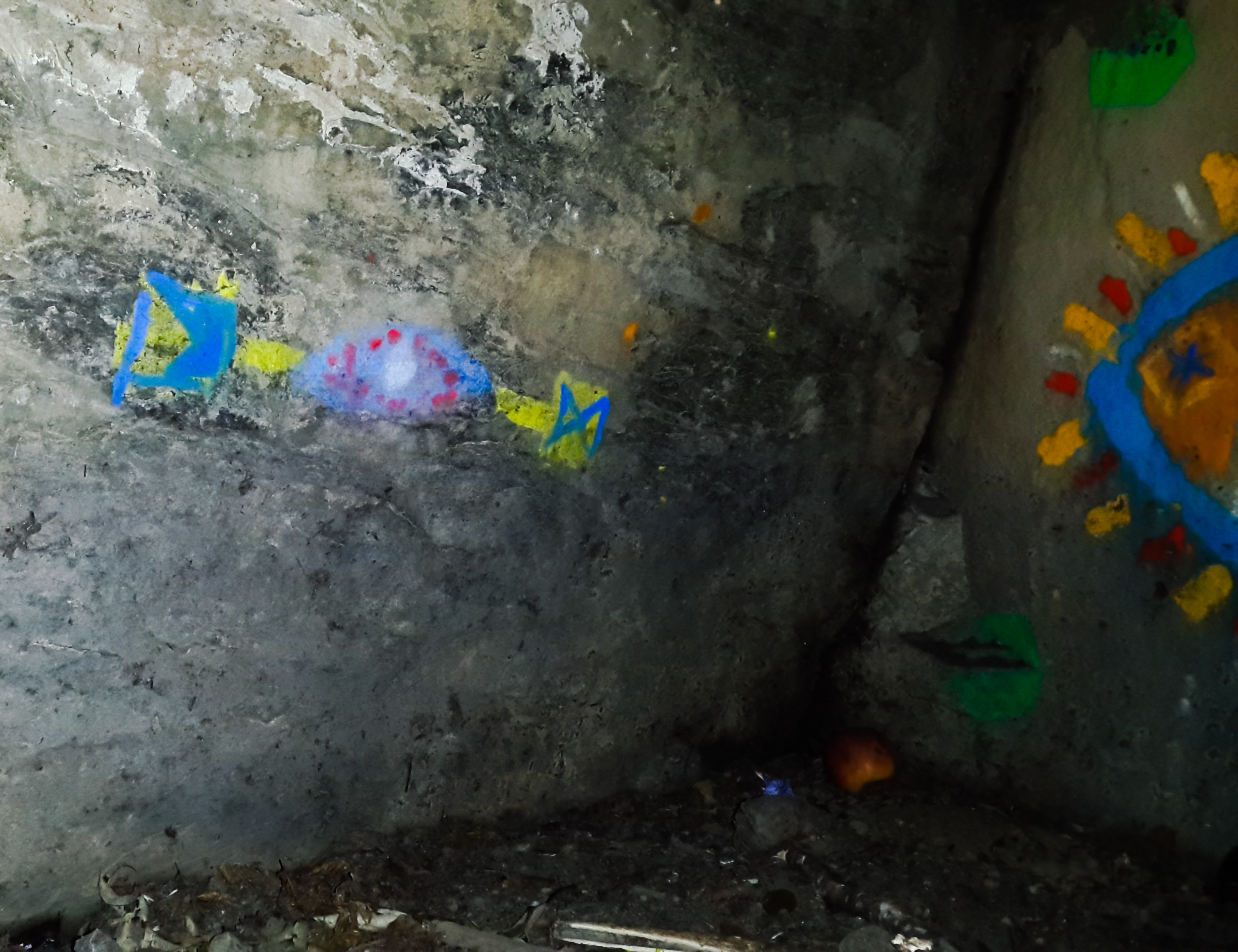 внутренние рисунки дольменов 