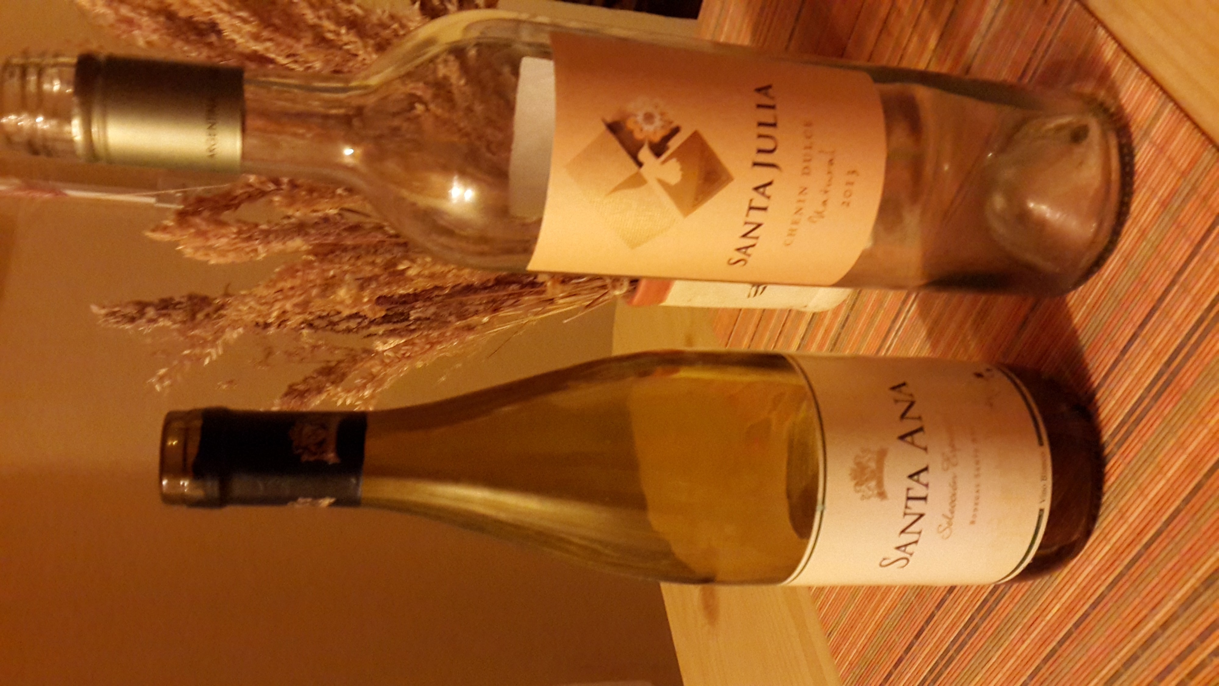 рекомендую вино справа - очень нежное и мягкое