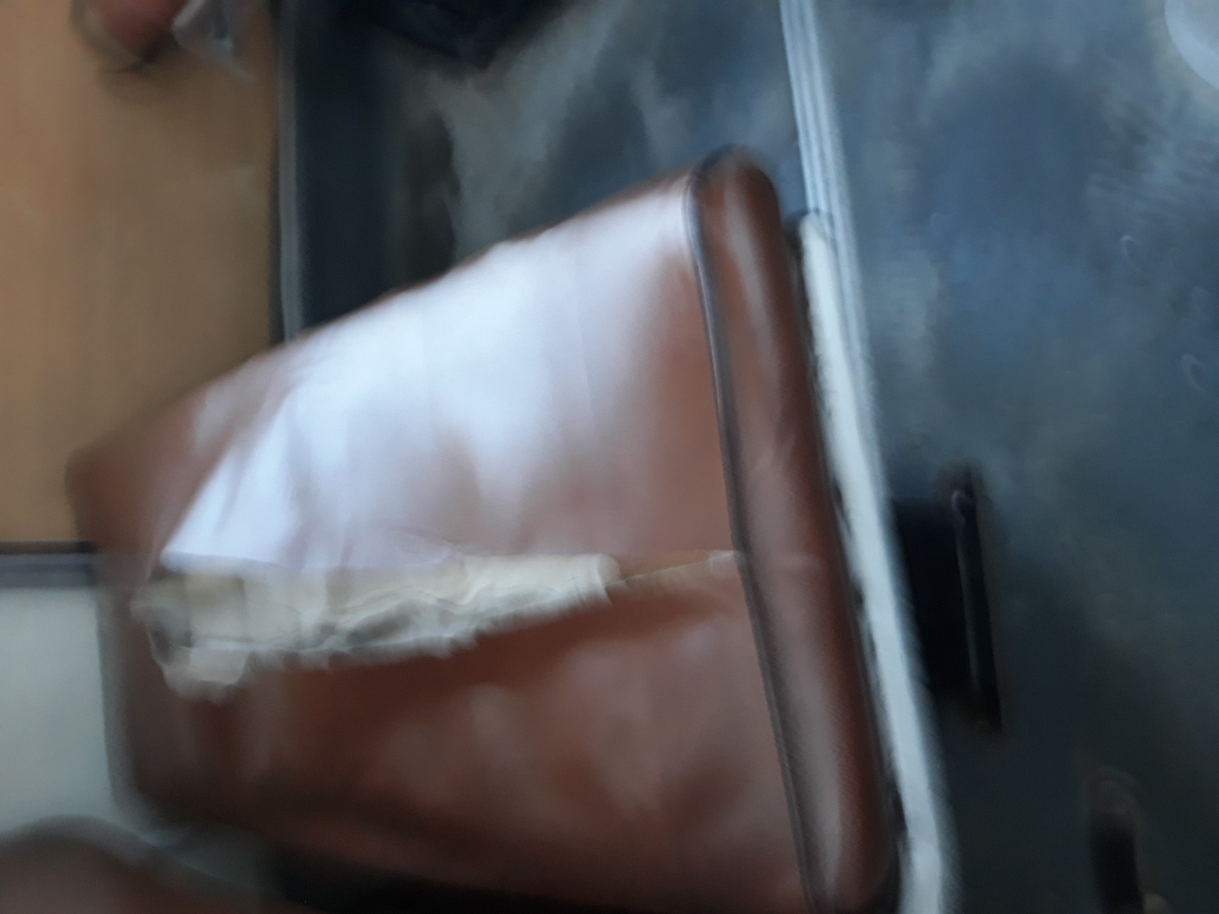 Вот такие сиденья в автобусах маршрута № 9  