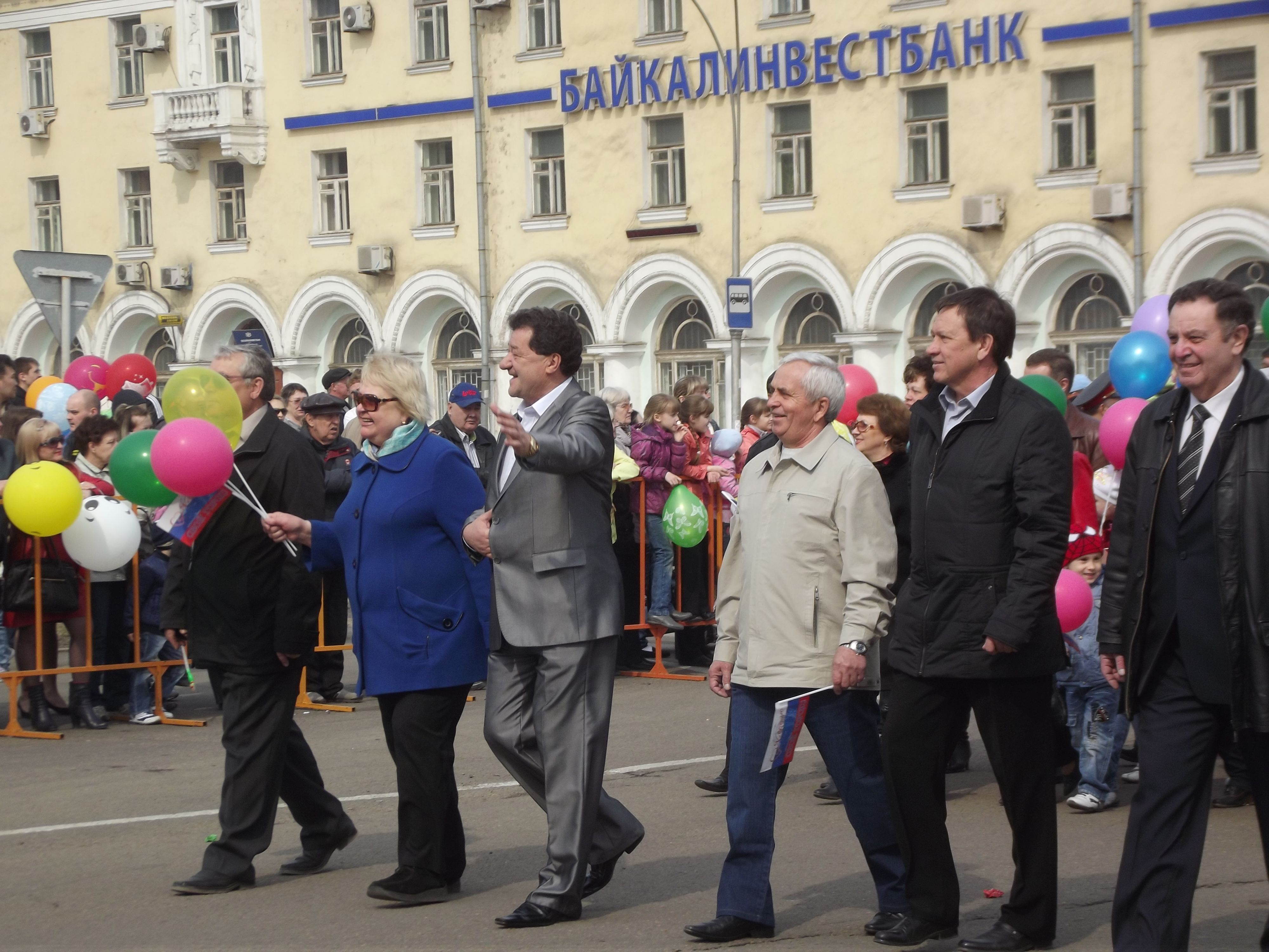 На площадь выходит Ангарское управление строительства