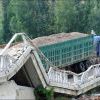 Водитель грузовика обрушил в Пекине мост