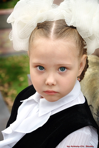 Первоклашка : ))