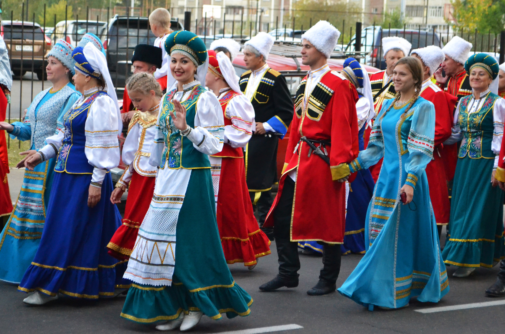 11 сентября. Шествие, посвященное юбилею ДК "Современник". Фото Елены Пешковой