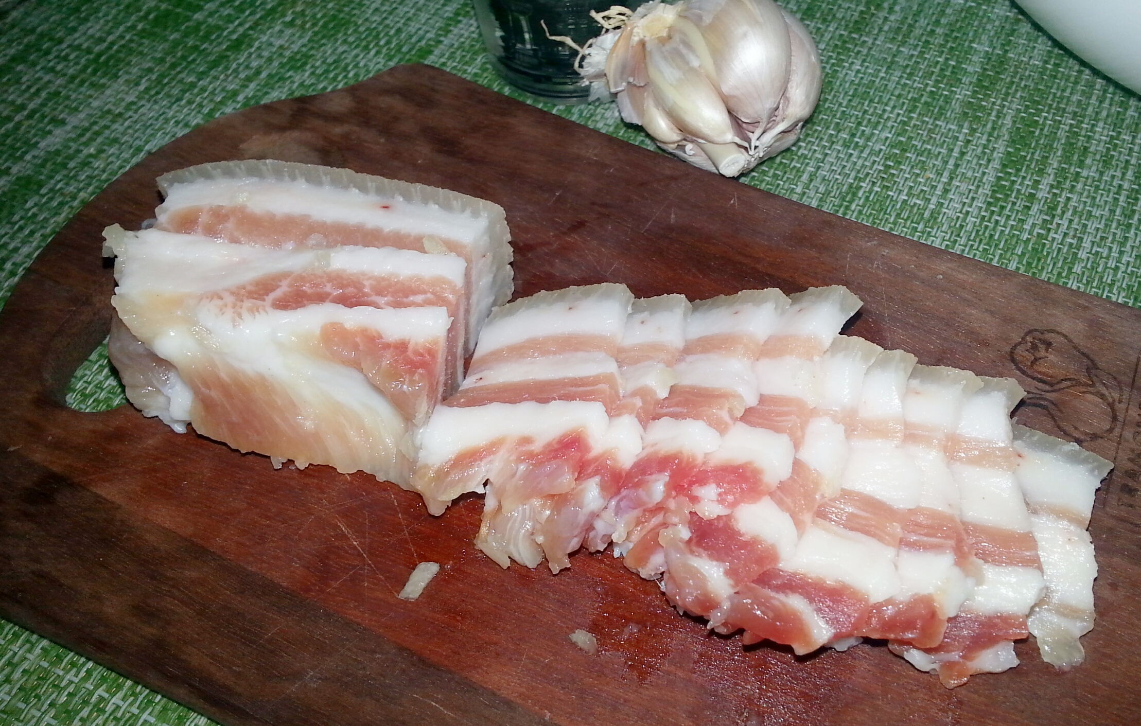 чуть больше сала))))