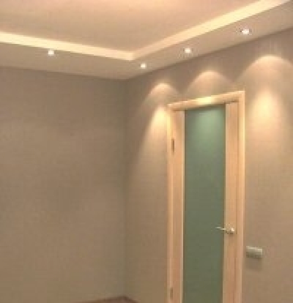 наклейка обоев,установка дверей. т. 646555