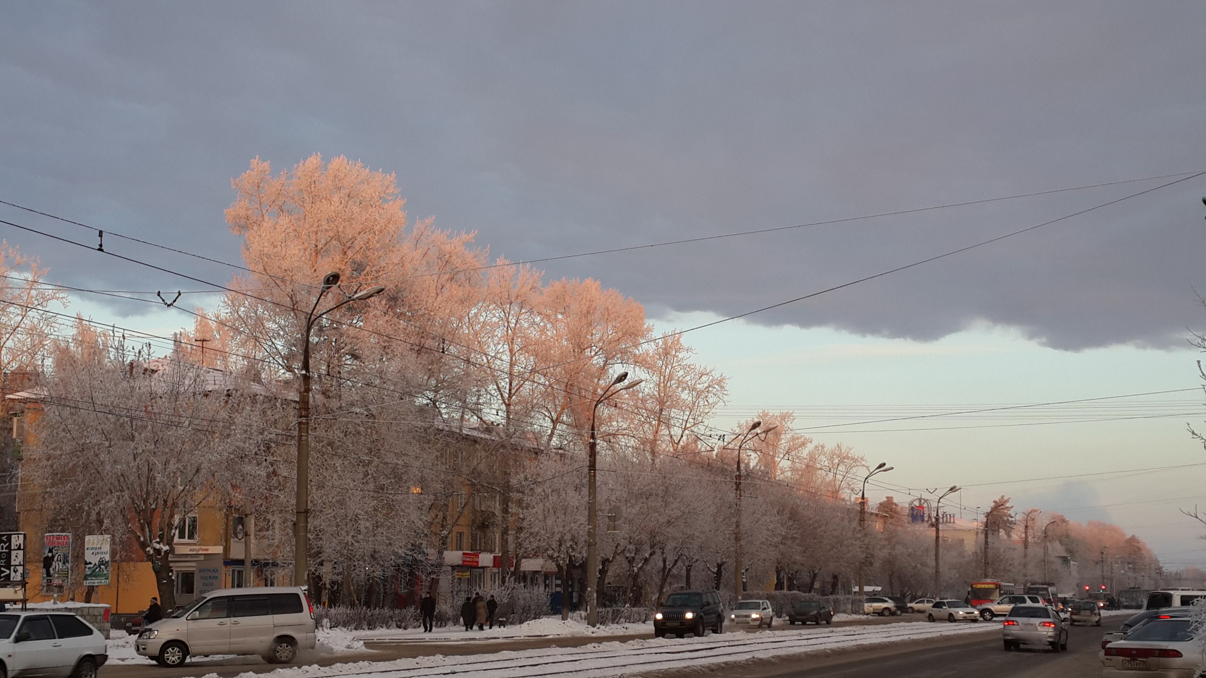 крышка открывается )))