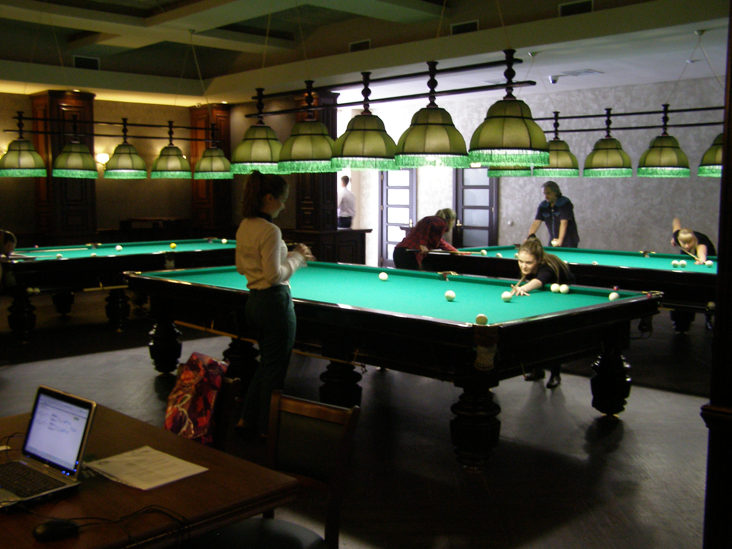 Турнир по бильярду в "Сытом маркёре"