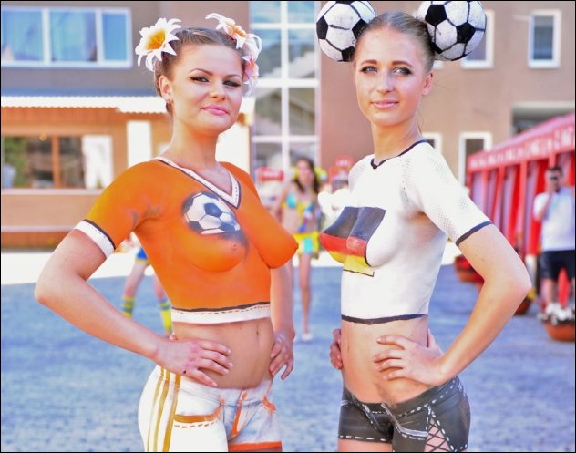 Самая выгодная одежка.Встал утром,нарисовал,что захотел и пошел на работу))) 