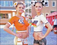 Самая выгодная одежка.Встал утром,нарисовал,что захотел и пошел на работу)))