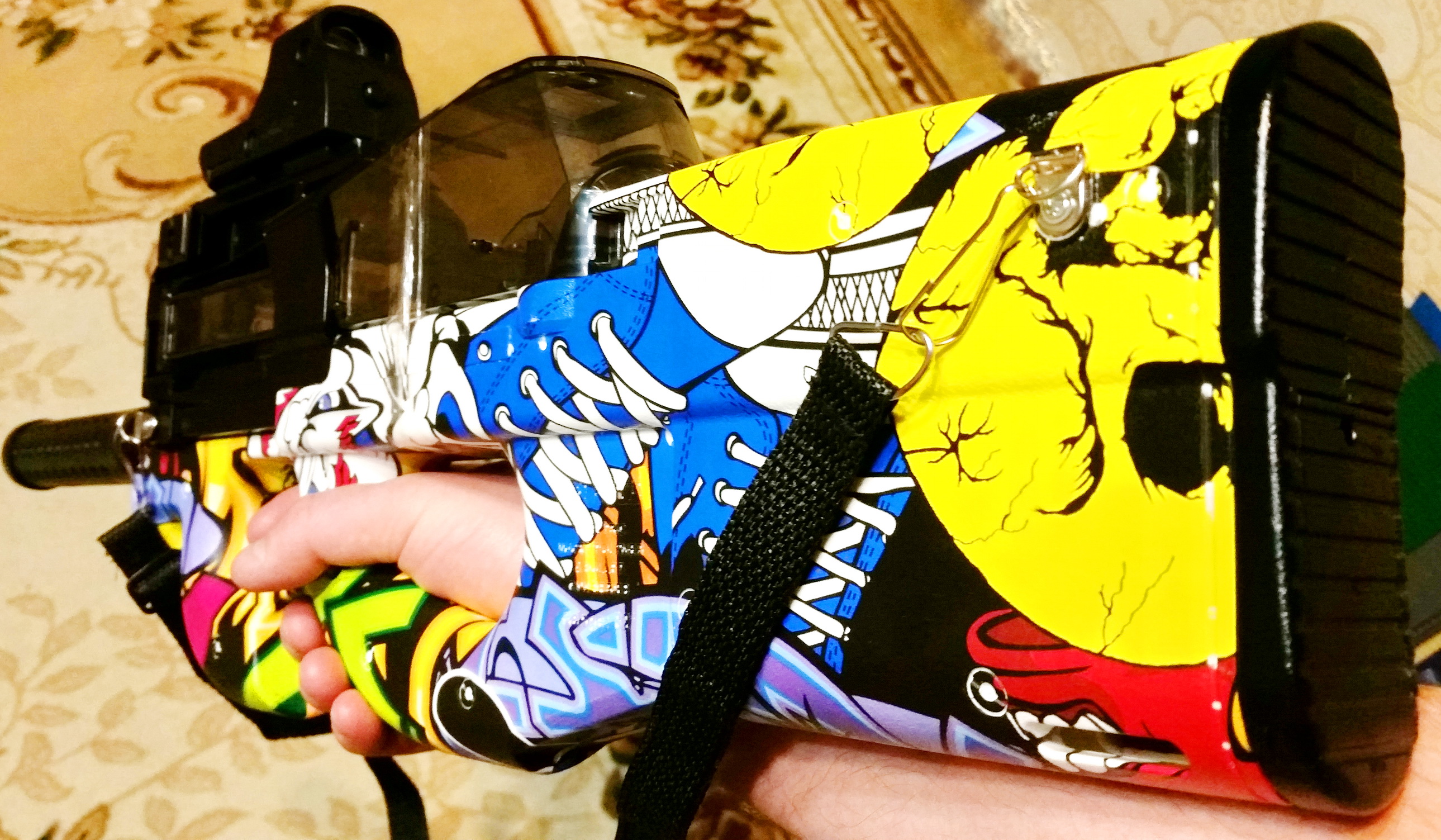 сирёгина рука лютобешено сжымающая ружбайку))))