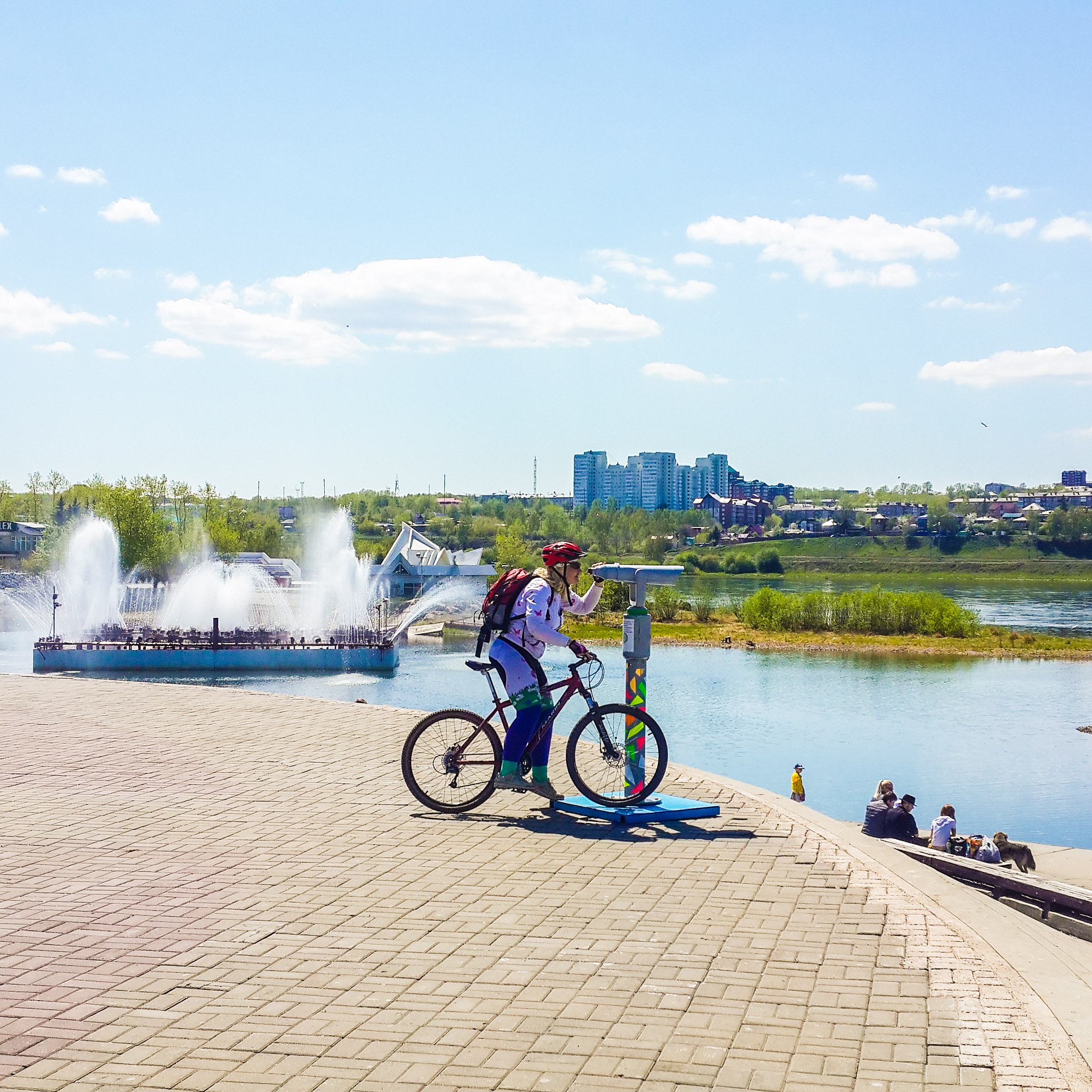 Вооон там поверну налево 