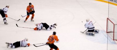 "Молот" в буквальном смысле лёг перед "Ермаком" "Молот" в буквальном смысле лёг перед "Ермаком"