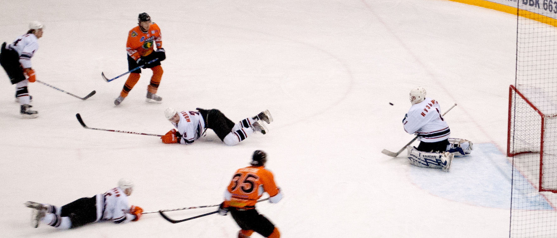 "Молот" в буквальном смысле лёг перед "Ермаком"