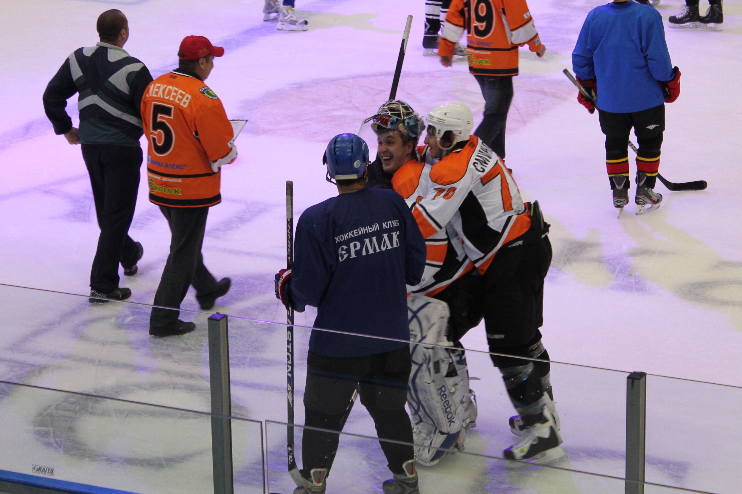 Уступив в состязании команда гостей не утратила хорошее расположение духа