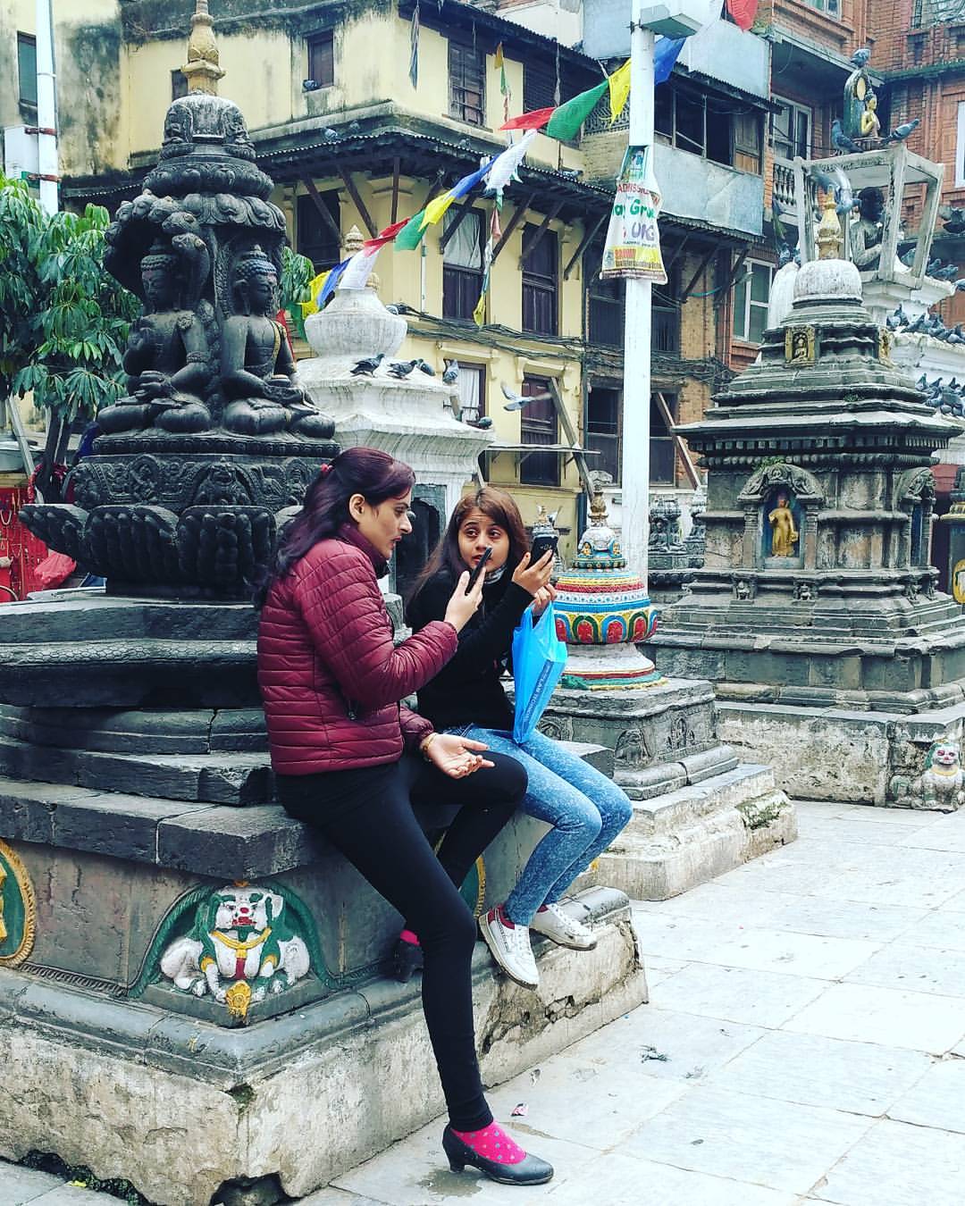 Катмандуйские модницы