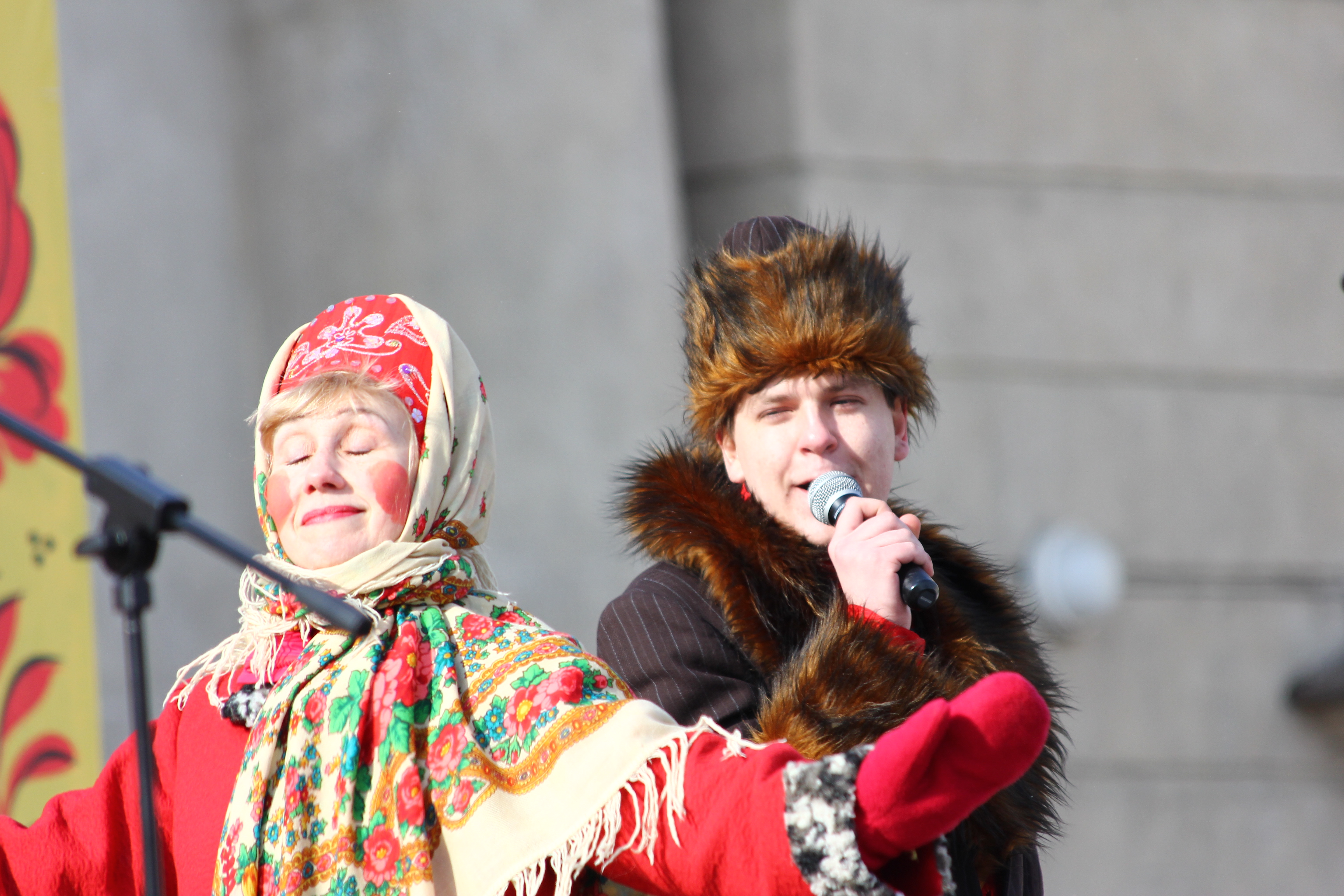 На празднике масленицы